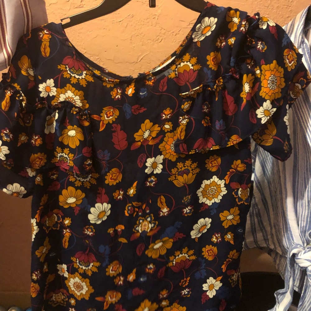 Eyeshadow blouse
